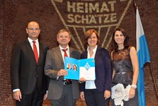 Heimatminister Albert Füracker und Kunstministerin Prof. Dr. med. Marion Kiechle prämieren 100 Heimatschätze